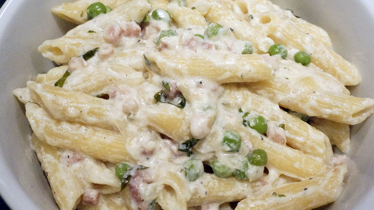 Penne with Pancetta, Peas and Ricotta